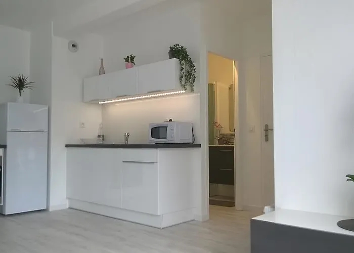 Clos Chantegrive شقة