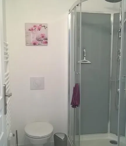 Clos Chantegrive شقة *