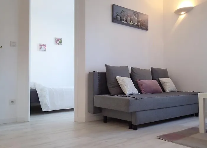 Clos Chantegrive شقة *